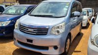 2010 TOYOTA NOAH