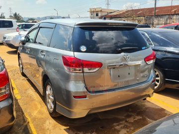 2010 TOYOTA WISH