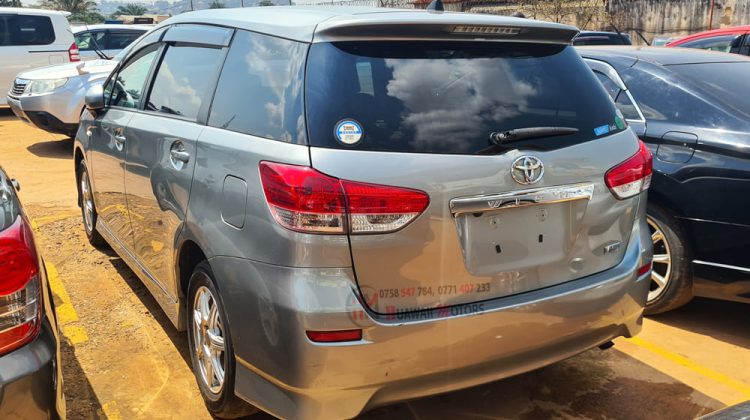 2010 TOYOTA WISH