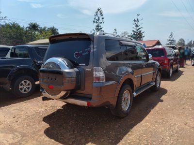 2011 MITSUBISHI PAJERO EXCEED