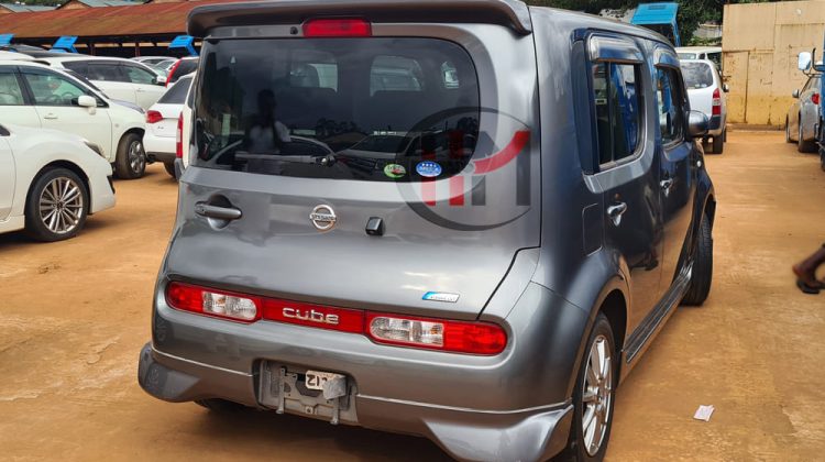 2011 NISSAN CUBE