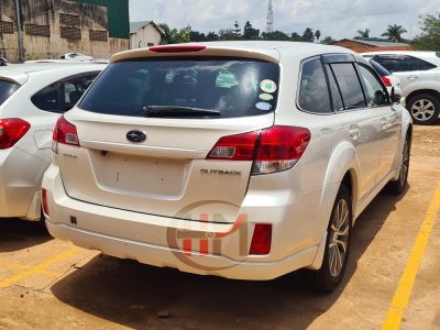 2011 SUBARU OUTBACK