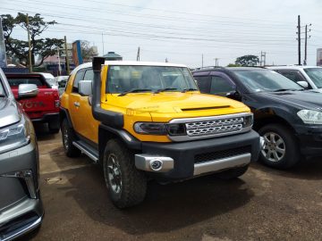 2011 TOYOTA FJ CRUISER