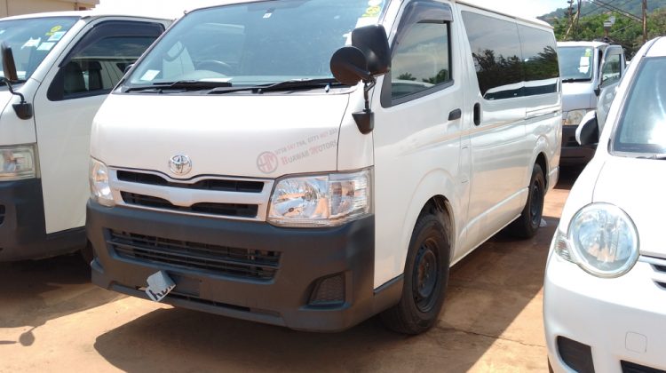 2011 TOYOTA HIACE VAN