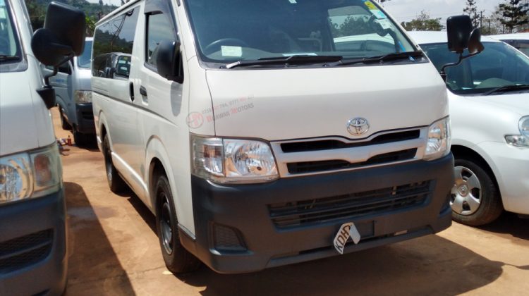 2011 TOYOTA HIACE VAN