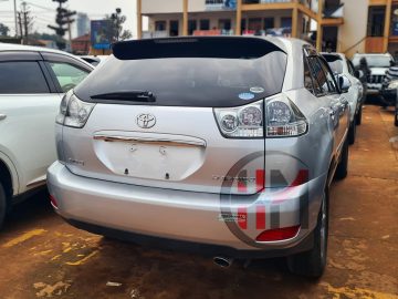 2011 TOYOTA HARRIER