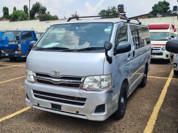 2011 TOYOTA HIACE VAN