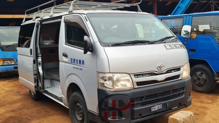 2011 TOYOTA HIACE VAN