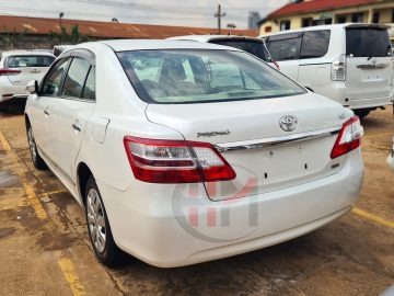 2011 TOYOTA PREMIO