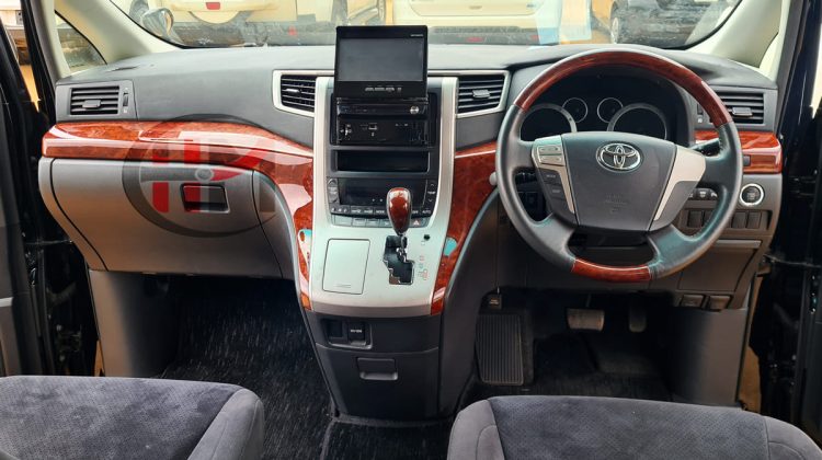 2011 TOYOTA VELLFIRE