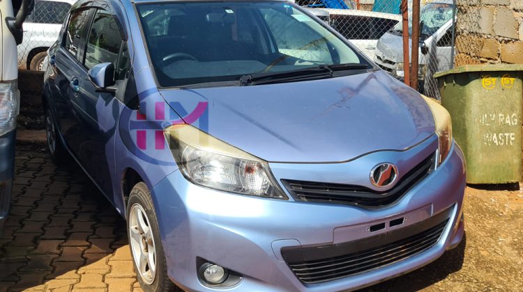 2011 TOYOTA VITZ 1.3