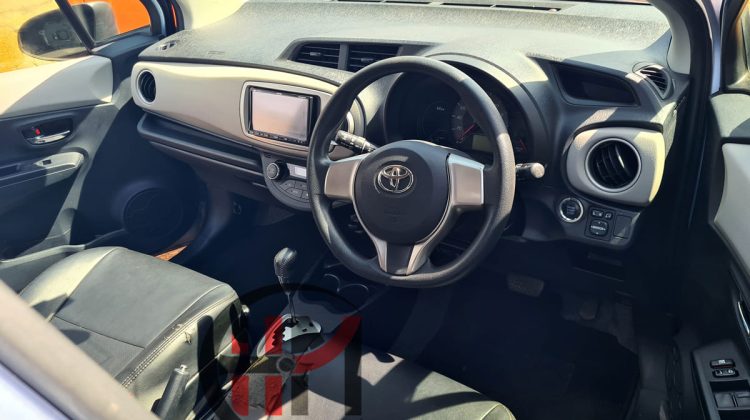 2011 TOYOTA VITZ 1.3