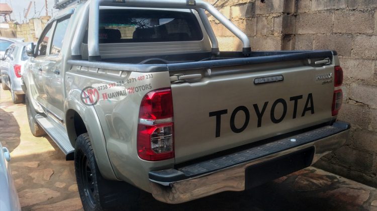 2012 TOYOTA HILUX DOUBLE CAB