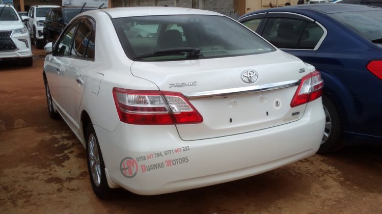 2012 TOYOTA PREMIO