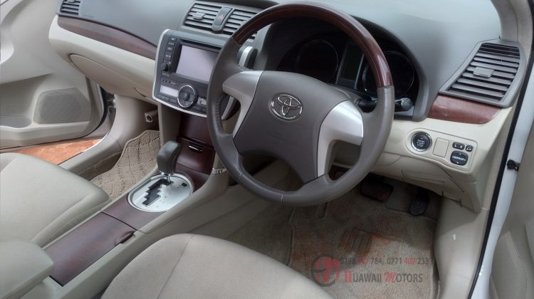 2012 TOYOTA PREMIO