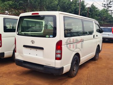 2013 TOYOTA HIACE VAN