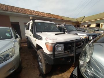 2013 TOYOTA LAND CRUISER HARDTOP