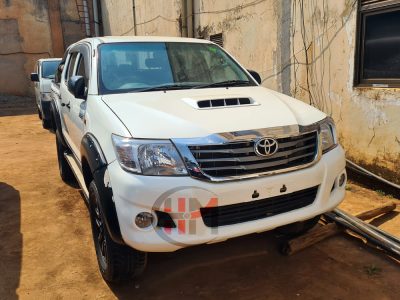 2014 TOYOTA HILUX DOUBLE CABIN