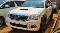 2014 TOYOTA HILUX DOUBLE CABIN