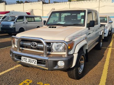 2014 TOYOTA LAND CRUISER PICKUP