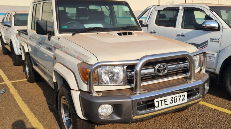 2014 TOYOTA LAND CRUISER PICKUP