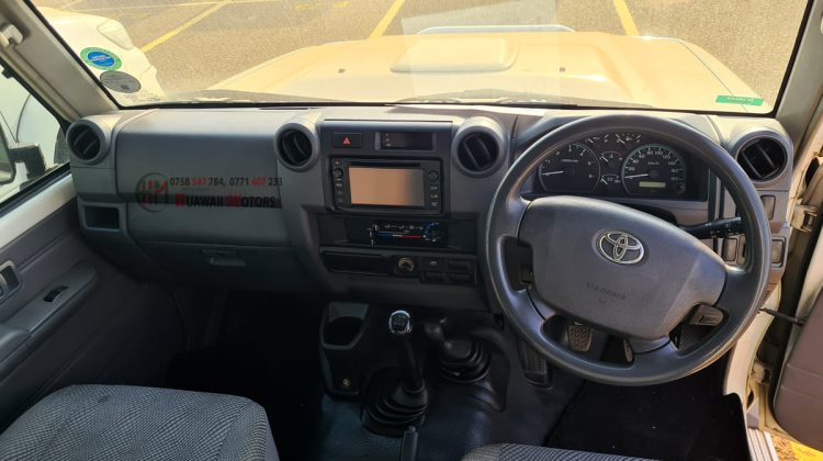 2014 TOYOTA LAND CRUISER PICKUP