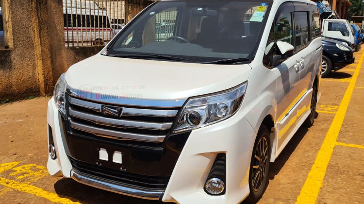 2014 TOYOTA NOAH