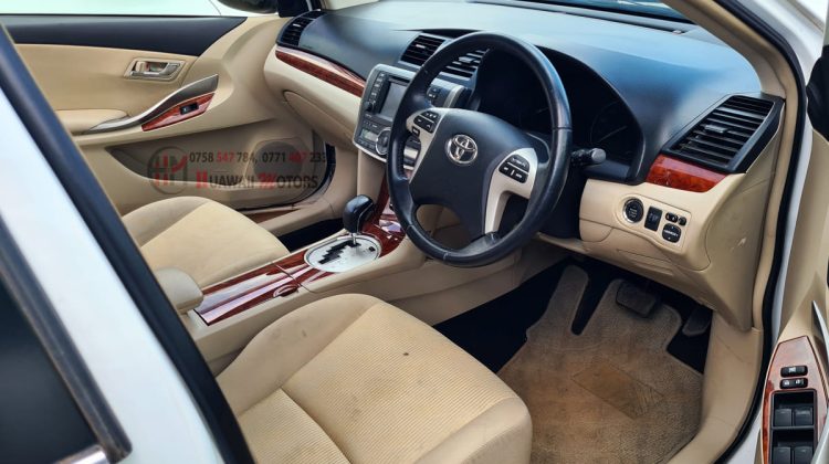 2014 TOYOTA PREMIO