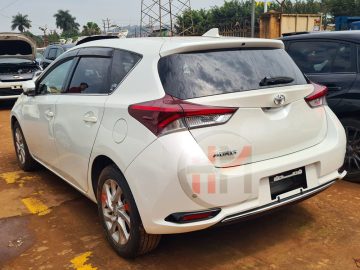 2015 TOYOTA AURIS