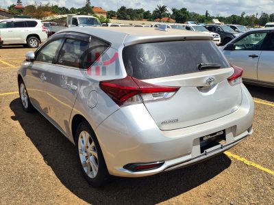 2015 TOYOTA AURIS