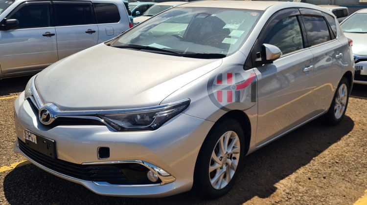 2015 TOYOTA AURIS