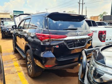 2015 TOYOTA FORTUNER