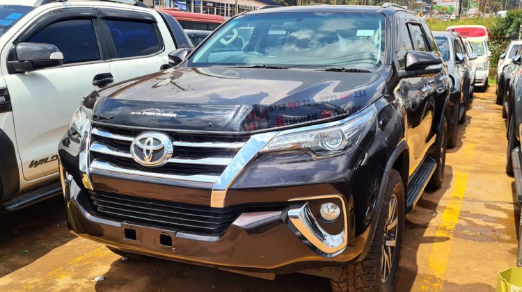 2015 TOYOTA FORTUNER