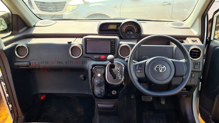 2015 TOYOTA SPADE