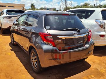 2015 TOYOTA VITZ