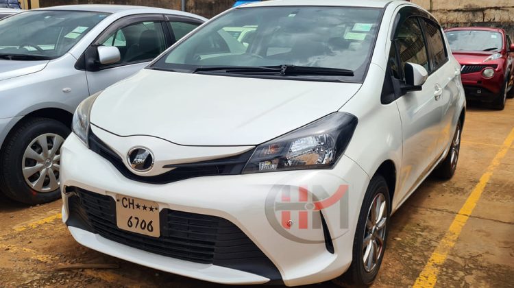 2015 TOYOTA VITZ