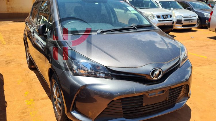 2015 TOYOTA VITZ