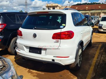 2015 VOLKSWAGEN TIGUAN