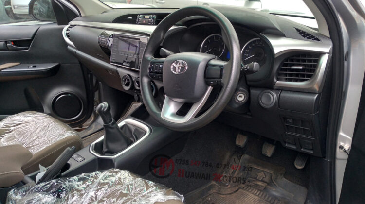 2016 TOYOTA HILUX DOUBLE CABIN