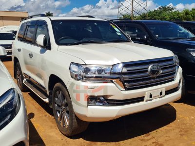 2016 TOYOTA LAND CRUISER V8 ZX.