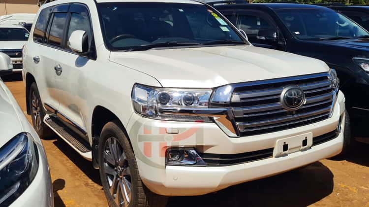 2016 TOYOTA LAND CRUISER V8 ZX.