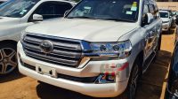 2016 TOYOTA LAND CRUISER V8 ZX.