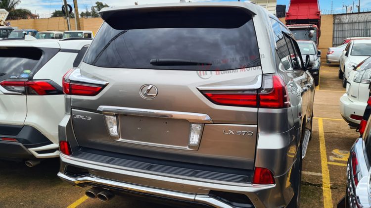 2016 LEXUS LX570