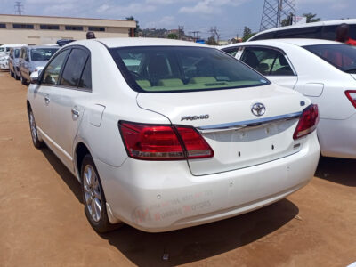 2016 TOYOTA PREMIO