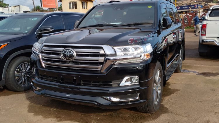 2017 TOYOTA LAND CRUISER V8 ZX