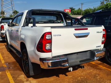 2020 TOYOTA HILUX DOUBLE CAB