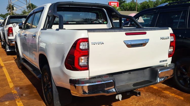 2020 TOYOTA HILUX DOUBLE CAB