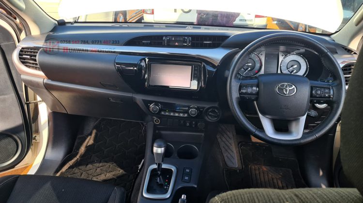 2020 TOYOTA HILUX DOUBLE CAB