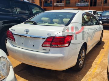 2019 TOYOTA PREMIO