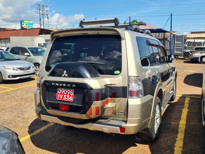 2016 MITSUBISHI PAJERO